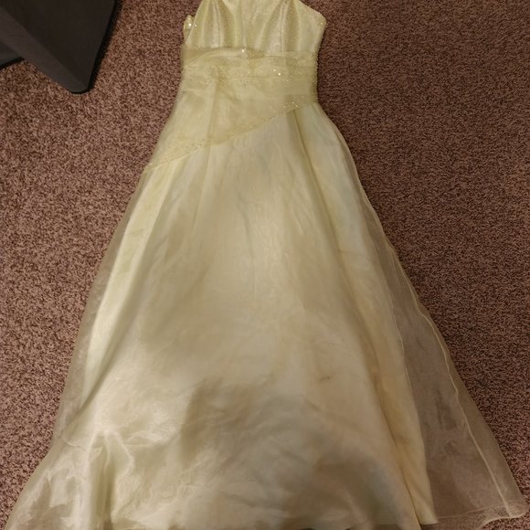 Prom dresses - Picture 3 of 3